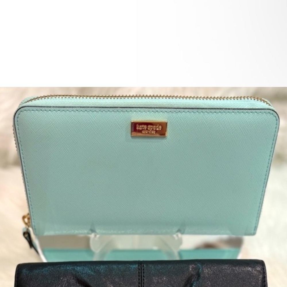 Kate Spade Leather Wallet with gold tone hardware mint green - EUC